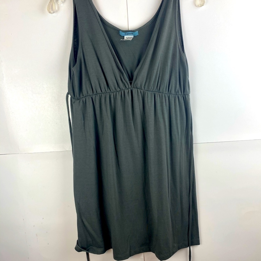 Women Expresso  deep v-neck sleeveless mini gray size M